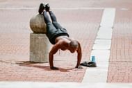 works your abs and shoulders. (Image via Unsplash / Gabe Pierce)